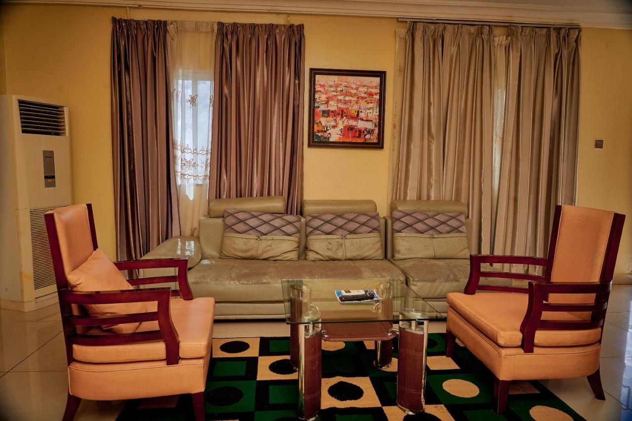 Barcelona Hotels, Abuja Mobushipe Экстерьер фото